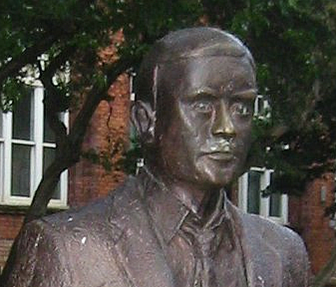 Bust of Alan Turing 