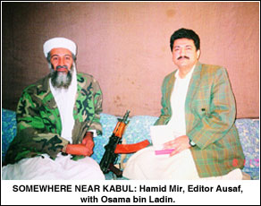 Hamid Mir beside Osama bin Laden